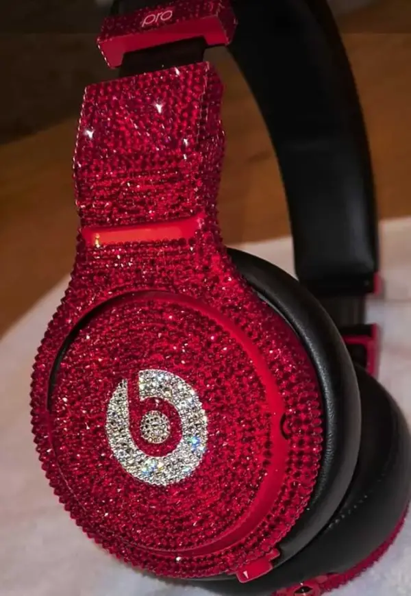 Bespoke - Crystal Embellished Headphone - Own Product - Image 4
